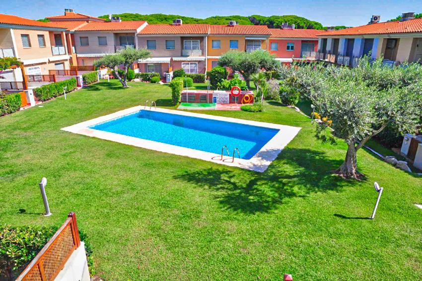 Tarongers - Only Families Villa กัมบริลส์ ภายนอก รูปภาพ