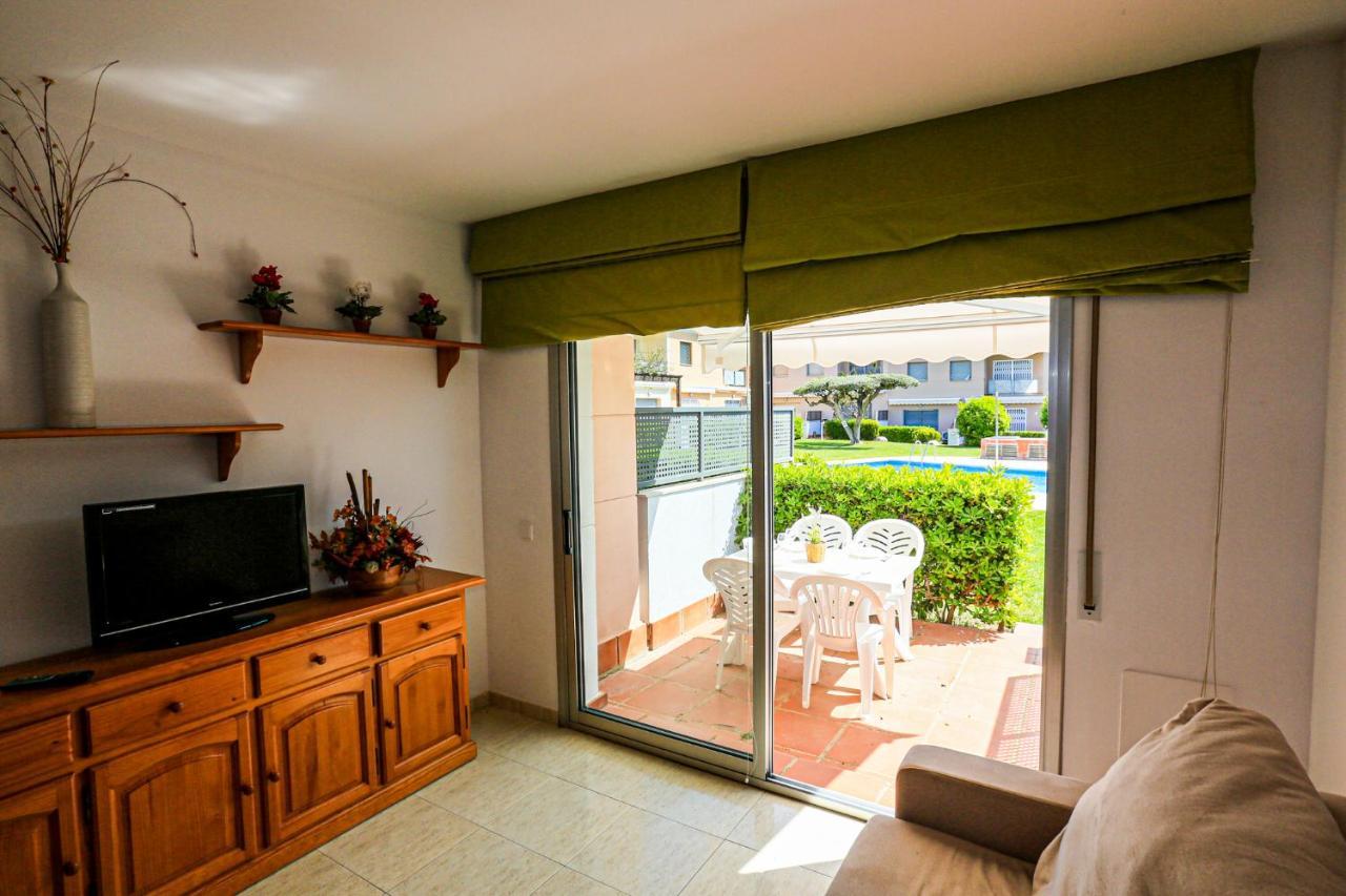 Tarongers - Only Families Villa กัมบริลส์ ภายนอก รูปภาพ
