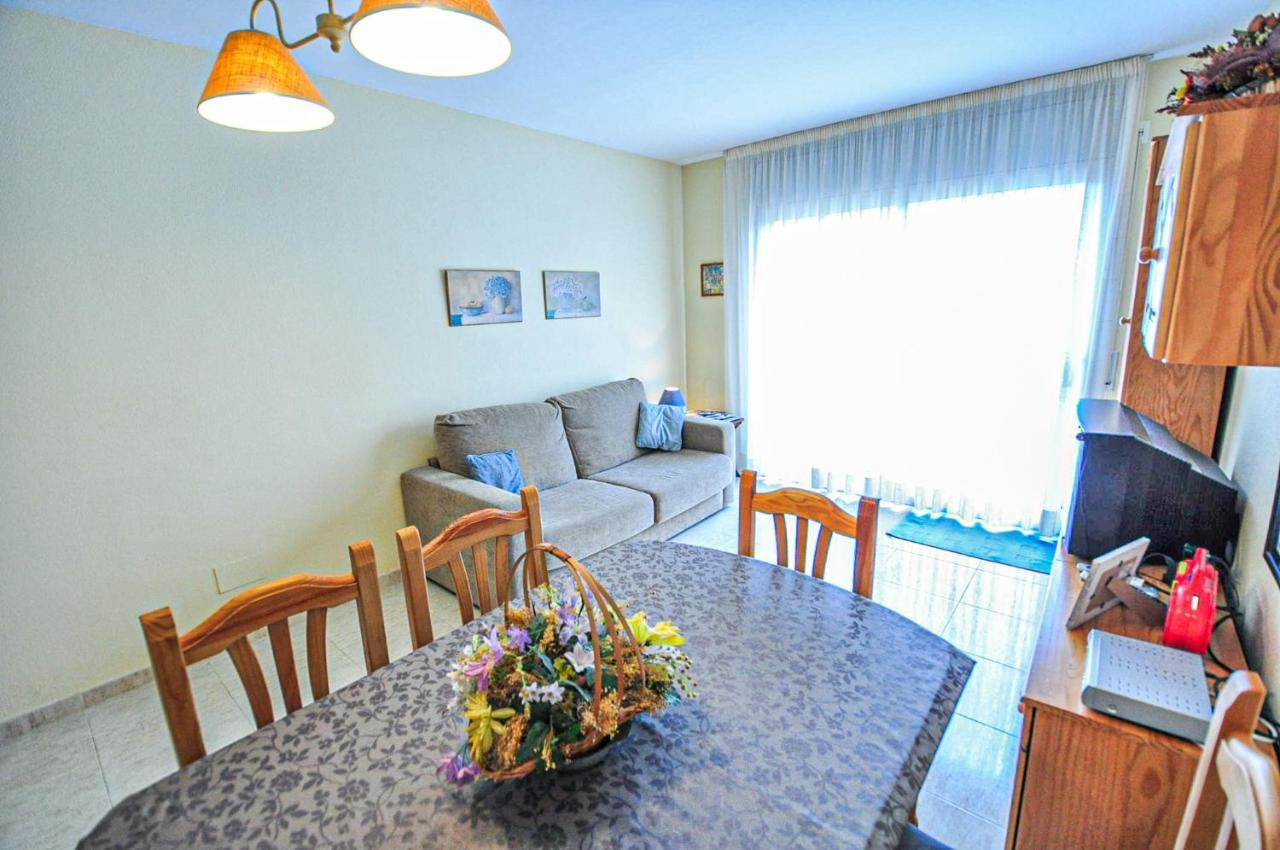 Tarongers - Only Families Villa กัมบริลส์ ภายนอก รูปภาพ