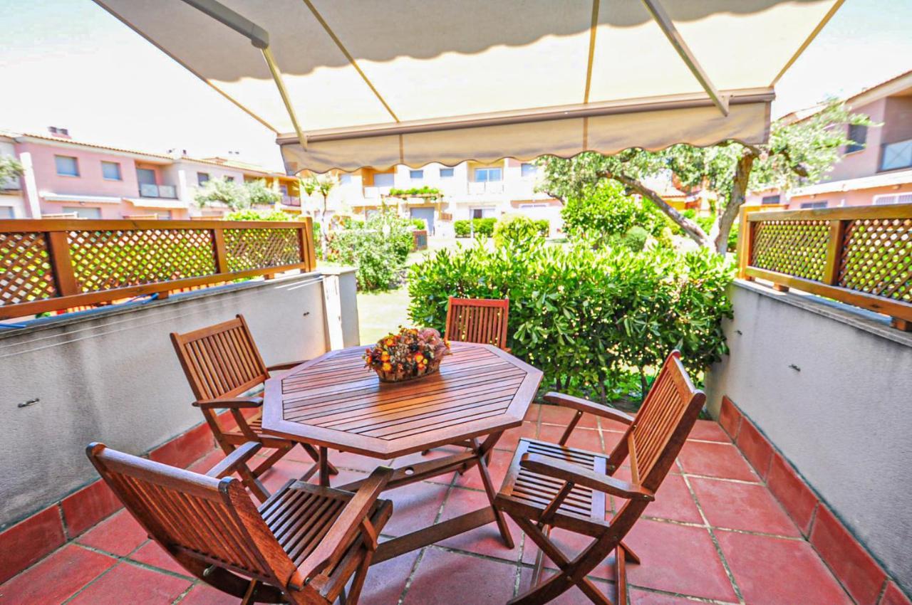 Tarongers - Only Families Villa กัมบริลส์ ภายนอก รูปภาพ