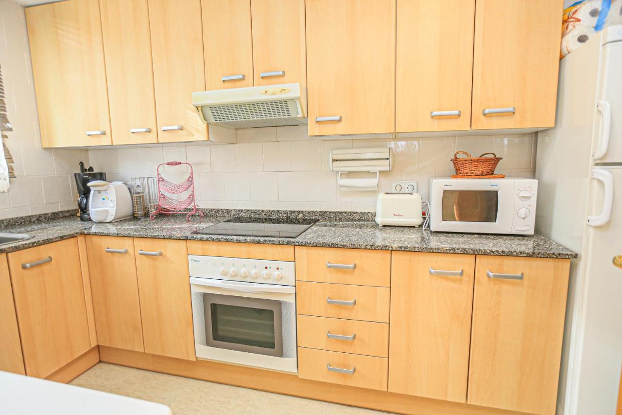Tarongers - Only Families Villa กัมบริลส์ ภายนอก รูปภาพ